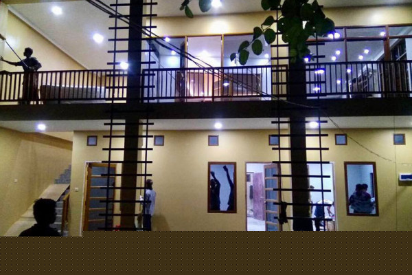 show room 17